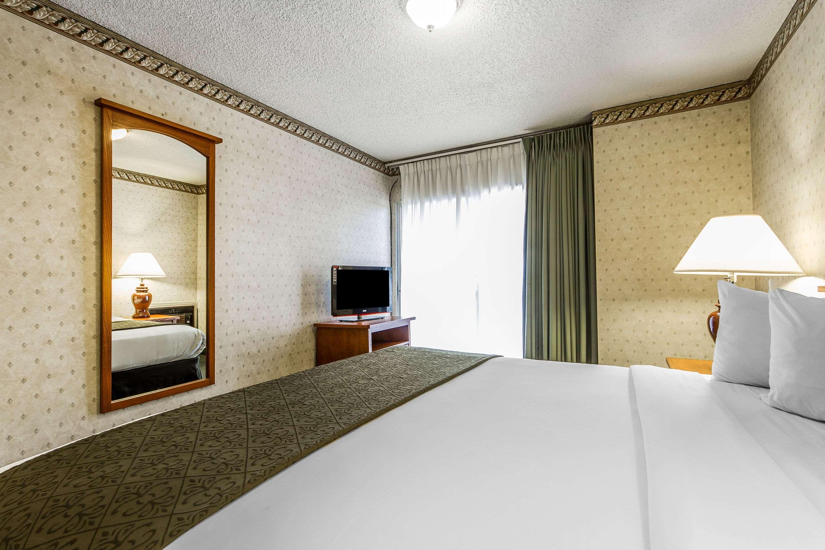 Quality Inn & Suites Silicon Valley Santa Clara Eksteriør billede